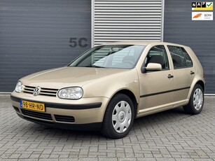 Volkswagen Golf 1.6-16V Trendline Airco/Cruise