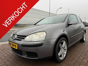 Volkswagen Golf 1.6 Sportline