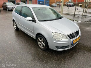 Volkswagen Polo 1.4-16V