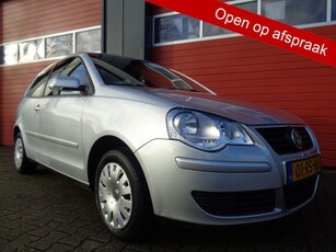 Volkswagen Polo 1.4-16V Optive,Airco,Trekhaak,52000 KM NAP!