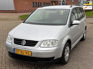 Volkswagen Touran 1.6-16V FSI Trendline 7-Pers.! Motor