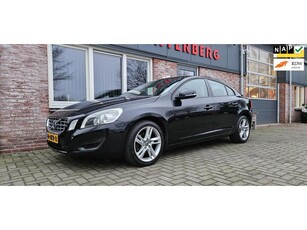 Volvo S60 1.6 T4 Kinetic Automaat! Trekhaak! Leer! Nette