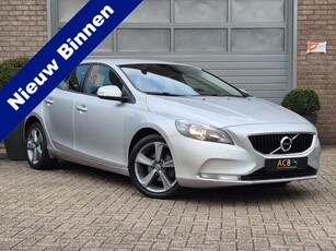 Volvo V40 2.0 D2 Momentum Set extra velgen inclusief.