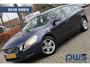 Volvo V60 1.6 T3 Kinetic Navi / Cruise / Clima / PDC /