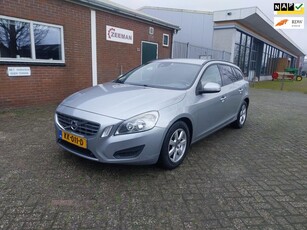 Volvo V60 1.6 // Vol Opties // Volledig Onderhouden // Navi