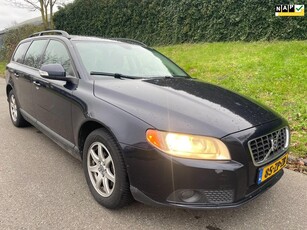 Volvo V70 2.4D Kinetic - Automaat - half leder - Cruise