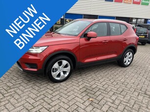 Volvo XC40 1.5 T3 Momentum Pro Deels leer, stoelen met zitvlak verst., navi, Cruise controle, PDC et