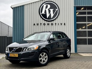 Volvo XC60 2.0 D3 Momentum Leder / Navi / Trekhaak / FWD /