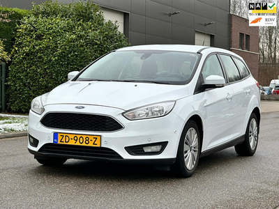 Ford Focus Wagon 1.0 Titanium Edition Cruise*Airco*Trekhaak*11-04-2025 APK*Parkeersensoren*Dealer onderhouden*