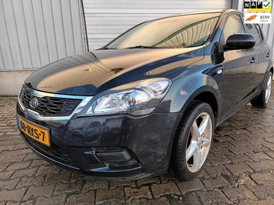 Kia Cee'd 1.4 CVVT X-tra MOTOR DEFECT!