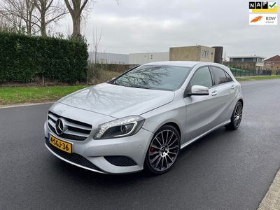 Mercedes-Benz A-klasse 180 Edition NAVI/APK/CRUISE/AMG/LED