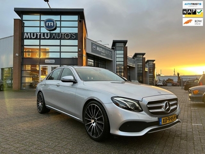 Mercedes-Benz E-klasse 200 Prestige Plus PDC Airco NAVI APK