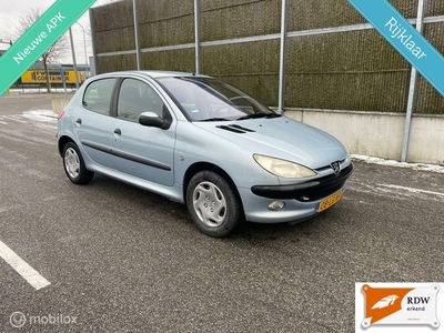 Peugeot 206 1.4 Gentry NAP/AIRCO/NWE APK/NETTE AUTO