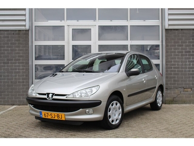 Peugeot 206 1.6-16V Gentry / Airco / Automaat / N.A.P.