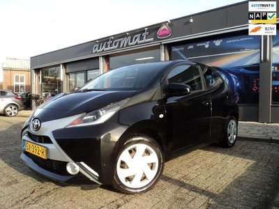 Toyota Aygo 1.0 VVT-i x-navi + Camera