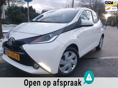 Toyota Aygo 1.0 VVT-i x-play, NAVI, camera, airco, 1e