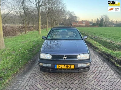 Volkswagen Golf Cabriolet 1.8