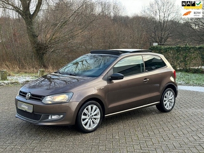 Volkswagen Polo 1.2 High Line *Panoramadak* PRACHTIGE AUTO!