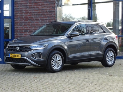 Volkswagen T-Roc 1.5 TSI Life Business (bj 2022, automaat)