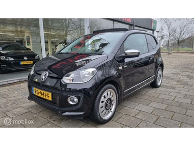 Volkswagen Up! 1.0 Black Up! Pano VERKOCHT