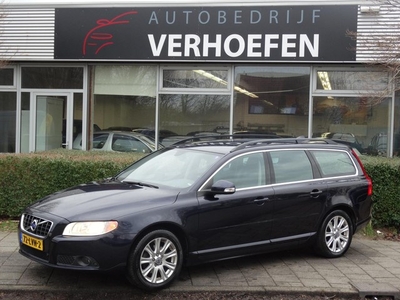 Volvo V70 2.0T Momentum - VOL ONDERHOUD - LEDER - NAVIGATIE