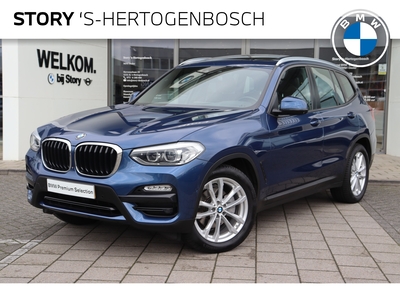 BMW X3 xDrive20i High Executive Automaat / Panoramadak / Trekhaak / Parking Assistant Plus / Sportstoelen / Navigatie Professional / LED / Leder