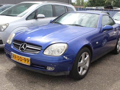 MERCEDES SLK-KLASSE 200 APK tot 05-05-2024 Lichtmetalen velgen/Lederen bekleding/Elektrische ramen/Elektrische spiegels/Radio-CD speler