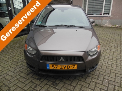 MITSUBISHI COLT 1.3 Edition Two Staat in De Krim