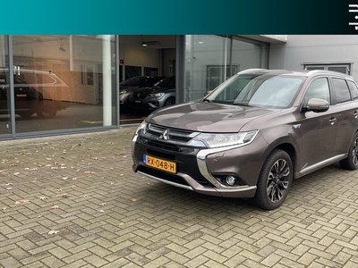 MITSUBISHI OUTLANDER 2.0 PHEV Prestige 1e EIGENAAR / AUTOMAAT | UNIEKE KMSTAND / 360 CAMERA / ELEKTRISCHE ACHTERKLEP / LEDEREN BEKLEDING