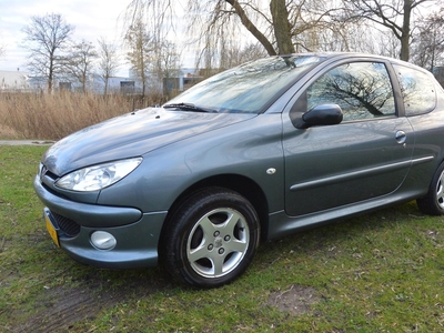 PEUGEOT 206 1.4 Air-line 3*3deurs*airco*1ste eigenaar*stuurbekr