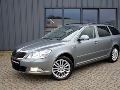 SKODA OCTAVIA Combi 1.8 TSI 160pk DSG Laurin & Klement * Leer * Xenon * El. Stoelen + Memory L+R * PDC V+A * Stoelverwarming * ECC * Cruise * Zeer nette auto * Onderhoudshistorie aanwezig *