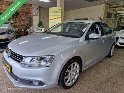 VOLKSWAGEN JETTA 1.2 TSI Comfort Executive Line