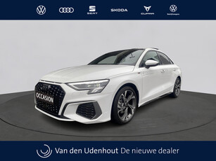 Audi A3 Limousine 30 TFSI 110pk S edition / Panoramadak / Optiekpakket zwart / Achteruitrijcamera