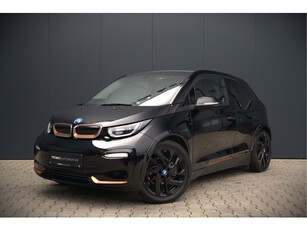 BMW i3 S 120Ah 42 kWh RoadStyle Edition | Harman Kardon | Leer | Warmtepomp | Cruise Control | Navigatie Pro | Carbon Dak | Keyless | Parkeersensoren | Stoelverwarming | Dealer Onderhouden | NAP |