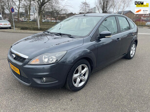 Ford Focus 1.6 Comfort / airco / cruise.control / trekhaak / elek.ramen / deurvergrendeling / nap..