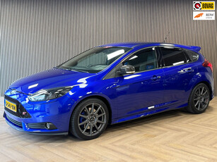 Ford Focus 2.0 EcoBoost ST-3 *300PK* REVO SPS SYSTEM AIRCO PDC CAMERA KEYLESS-GO STOELVERWARMING