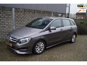 Mercedes-Benz B-klasse 180 Ambition Autom Sportst Stoelverw Navi Airco Cruise LED Kopl 2x PDC LMV Wegklapbare Trekhaak ENZ NL Auto