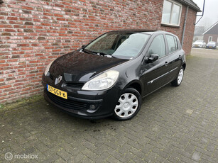 Renault Clio 1.2-16V Special Line