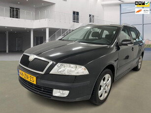 Skoda Octavia Combi 1.8 TSI Ambiente Attractive Business