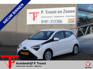 Toyota Aygo 1.0 VVT-i x-play limited Achteruitrijcamera/Mirror link/Spraakbediening/Radio/Airco/Toerenteller/Elektrische ramen/Elektrisch ve