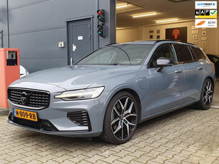 Volvo V60 2.0 T8 Recharge AWD R-Design - 1 JR GARANTIE / EXTRA SET / TREKHAAK / PANO / 360CAM / H-K / LEDER+MEMORY / VOORRUITVERW!