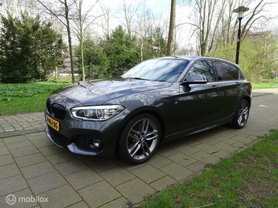 BMW 1-serie 120i High ExecutiveM-PerformanceAPPLEPANOCAM