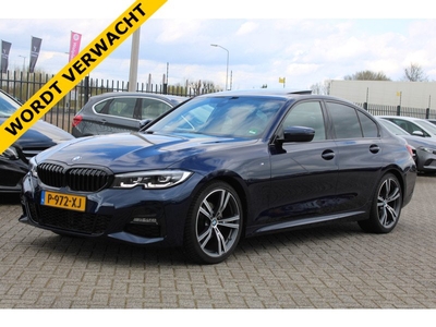 BMW 3-serie 320iA High Executive M-Sport Pakket SCHUIFDAK LEDER 19'' CARPLAY NL AUTO