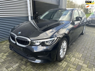 BMW 330E HYBRID MINIMALE SCHADE CAMERA/LED/FULL ASSIST/LEDER