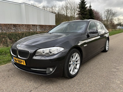 BMW 5 Serie Touring 520i High Executive / AUTOMAAT / NAVI / PANORAMADAK