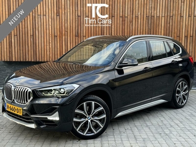 BMW X1 sDrive20i VDL Ed.| LED | LEER | 19 inch | HUD | 192pk | Stoelverwarming | Navigatie Proffesional| Afneembare trekhaak