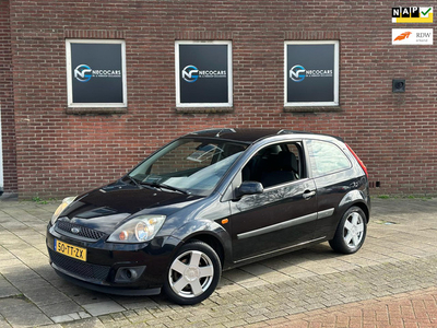 Ford Fiesta 1.3-8V Futura / AIRCO / MULTIEMEDIA NAVI / NAP