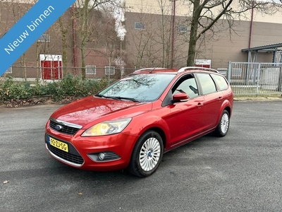 Ford Focus Wagon 1.6 Titanium LOOPT ONREGELMATIG