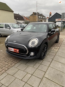 Mini Mini Clubman 1.5 Cooper Chili Serious Business 2018 AUTOMAAT APPLECARPLAY!