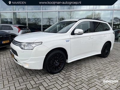 Mitsubishi Outlander 2.0 PHEV Instyle+ Schuifdak/Trekhaak